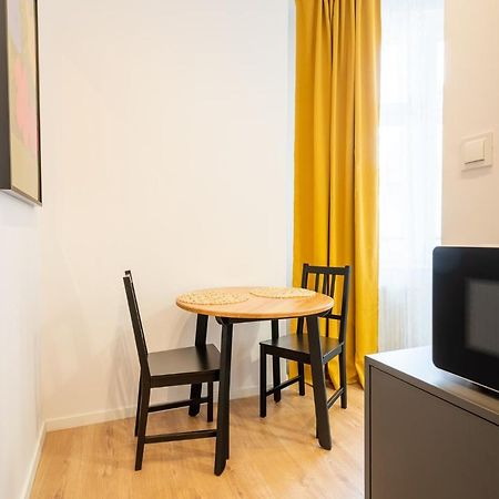 Elegant Very Berry Studios In Poznan Center By Noclegi Renters المظهر الخارجي الصورة