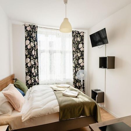 Elegant Very Berry Studios In Poznan Center By Noclegi Renters المظهر الخارجي الصورة