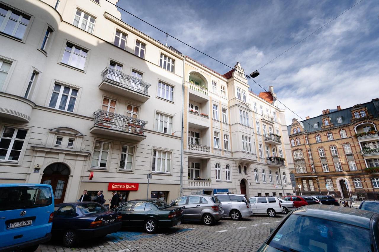 Elegant Very Berry Studios In Poznan Center By Noclegi Renters المظهر الخارجي الصورة